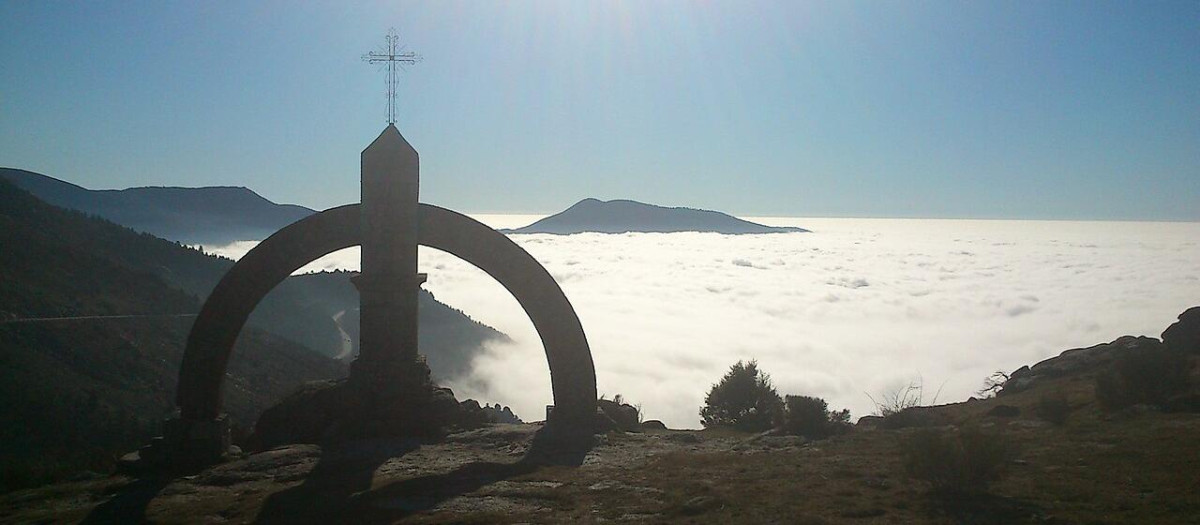Mar de nubes en el barranco de las Cinco Villas desde el Puerto del Pico