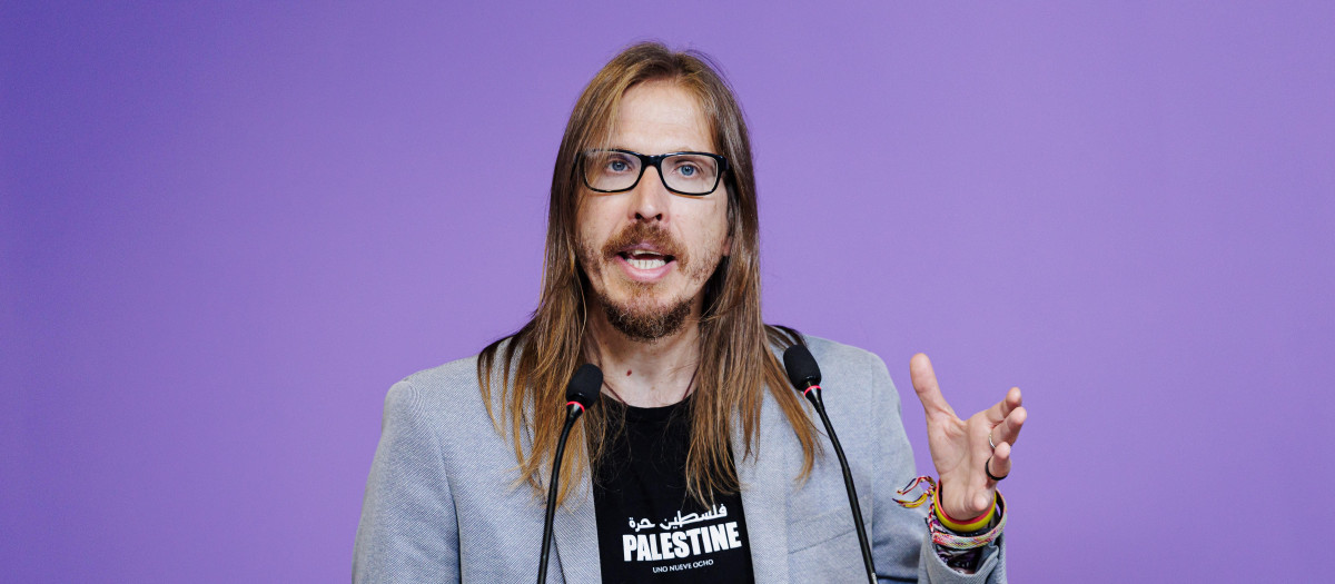 El secretario de Organización y portavoz de Podemos, Pablo Fernández