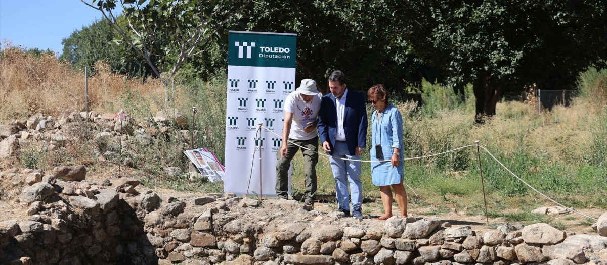 Intervención arqueológica en el yacimiento de Guarrazar

REMITIDA / HANDOUT por DIPUTACION TOLEDO
Fotografía remitida a medios de comunicación exclusivamente para ilustrar la noticia a la que hace referencia la imagen, y citando la procedencia de la imagen en la firma
23/9/2025