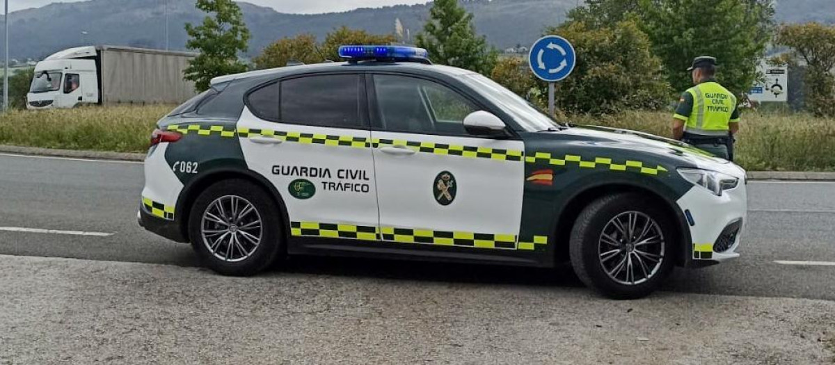 Un agente de la Guardia Civil de Tráfico, en una imagen de archivo