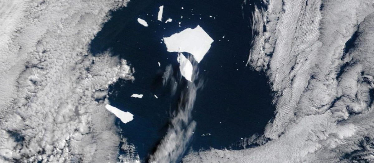 Restos del iceberg A-23A

REMITIDA / HANDOUT por NASA EARTH OBSERVATORY
Fotografía remitida a medios de comunicación exclusivamente para ilustrar la noticia a la que hace referencia la imagen, y citando la procedencia de la imagen en la firma
25/9/2025