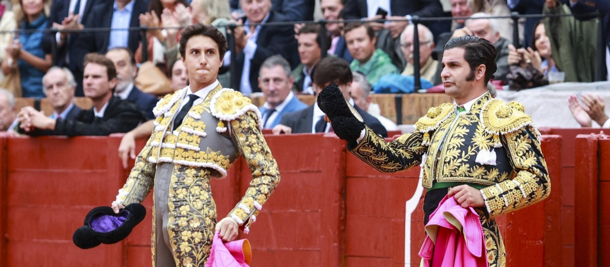 Andrés Roca Rey y Morante de la Puebla, este domingo en el último festejo de la Feria de San Miguel, en Sevilla
