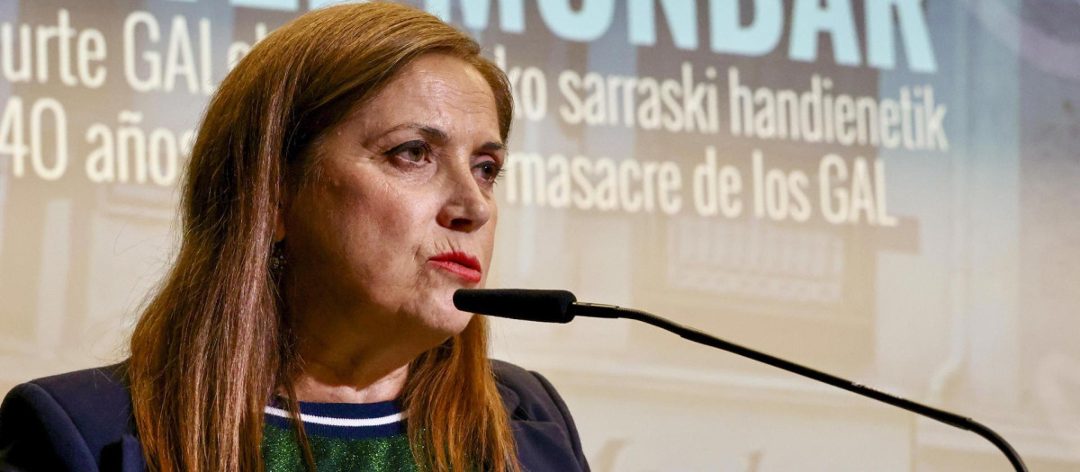 La consejera de Justicia y Derechos Humanos del Gobierno Vasco, María Jesús San José (PSE), durante la inauguración de la exposición
