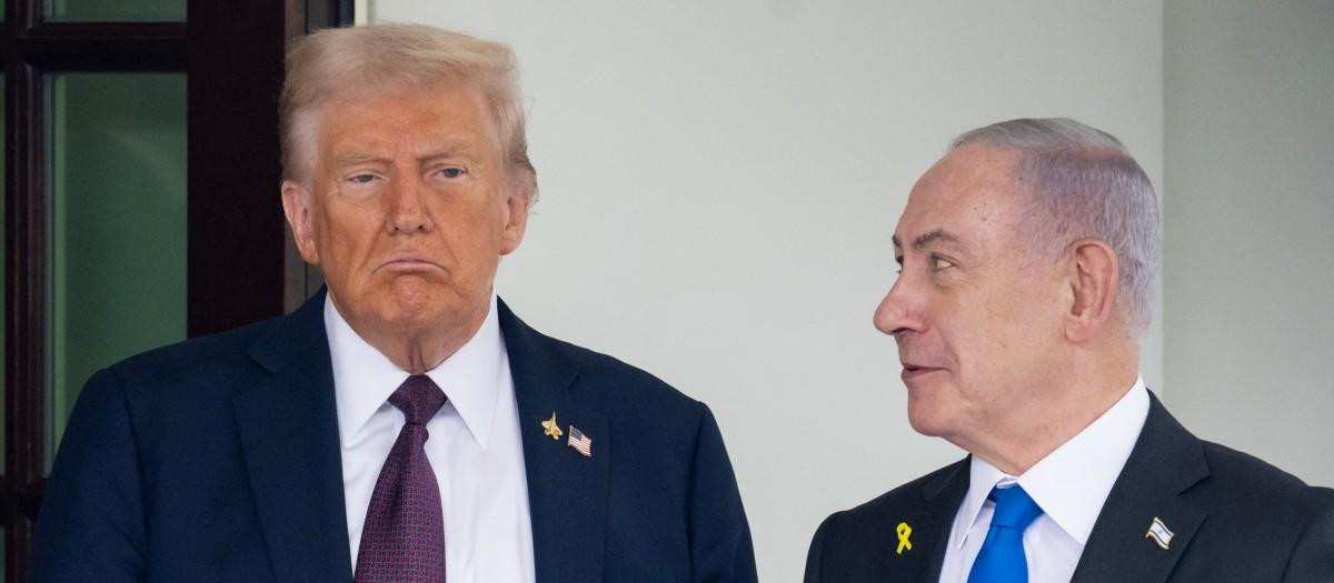US President Donald Trump greets Israeli Prime Minister Benjamin Netanyahu as he arrives at the West Wing of the White House in Washington, DC on September 29, 2025. US President Donald Trump will push Israeli Prime Minister Benjamin Netanyahu to agree to an elusive Gaza peace plan on Monday in high-stakes talks at the White House. (Photo by SAUL LOEB / AFP)