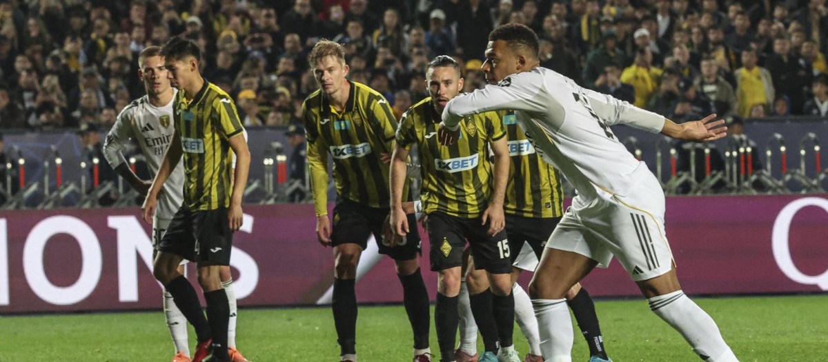 Mbappé anotó ante el Kairat el gol más oriental de la historia de la Champions