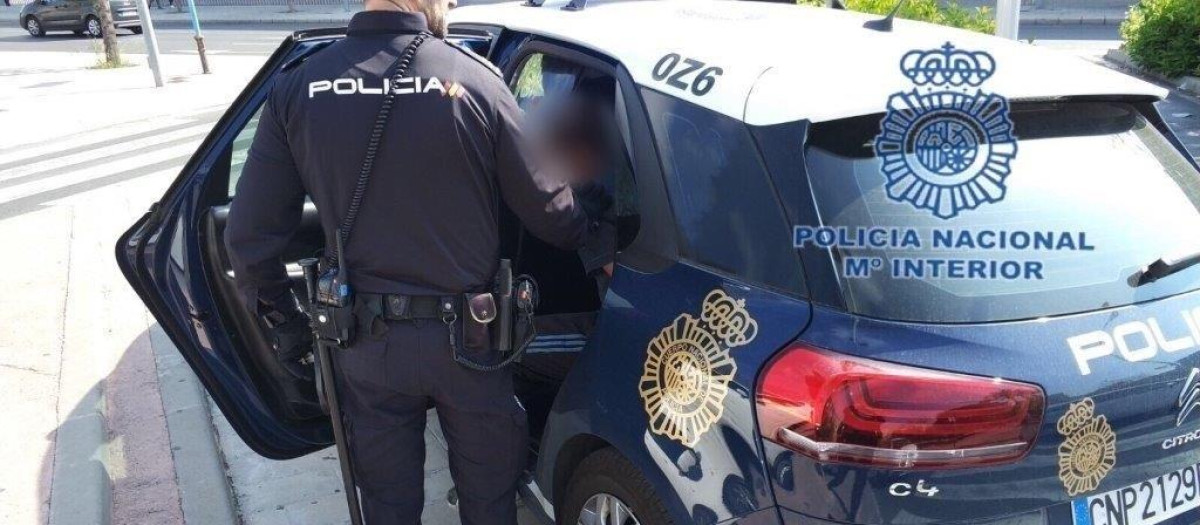 Imagen de archivo de una detención por parte de la Policía Nacional.