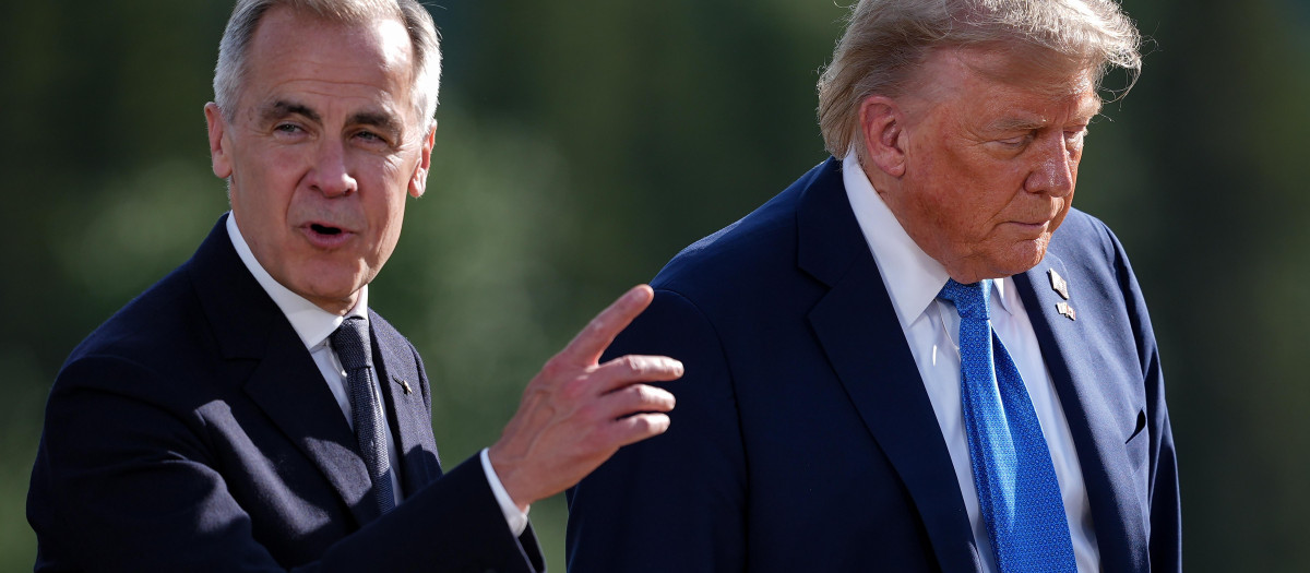Donald Trump junto al primer ministro canadiense, Mark Carney