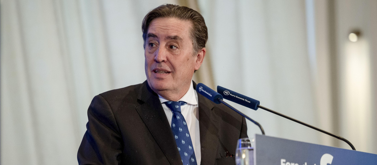 El director del Instituto Cervantes, Luis García Montero, interviene en un desayuno informativo del Foro de la Nueva Comunicación