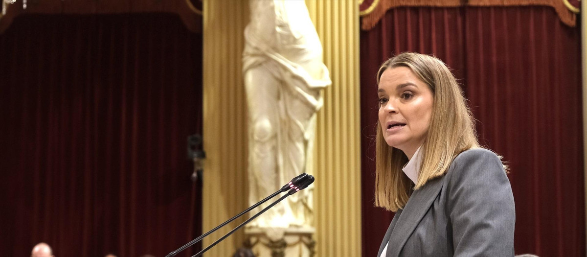 La presidenta del Govern balear, Marga Prohens, interviene durante el Debate de Política General, en el Parlament balear