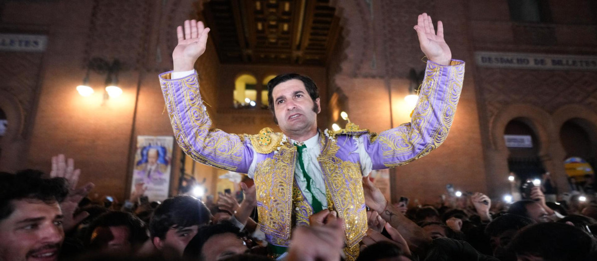 Morante, tras cruzar la Puerta Grande de Madrid (por segunda vez este año y segunda vez en su carrera)