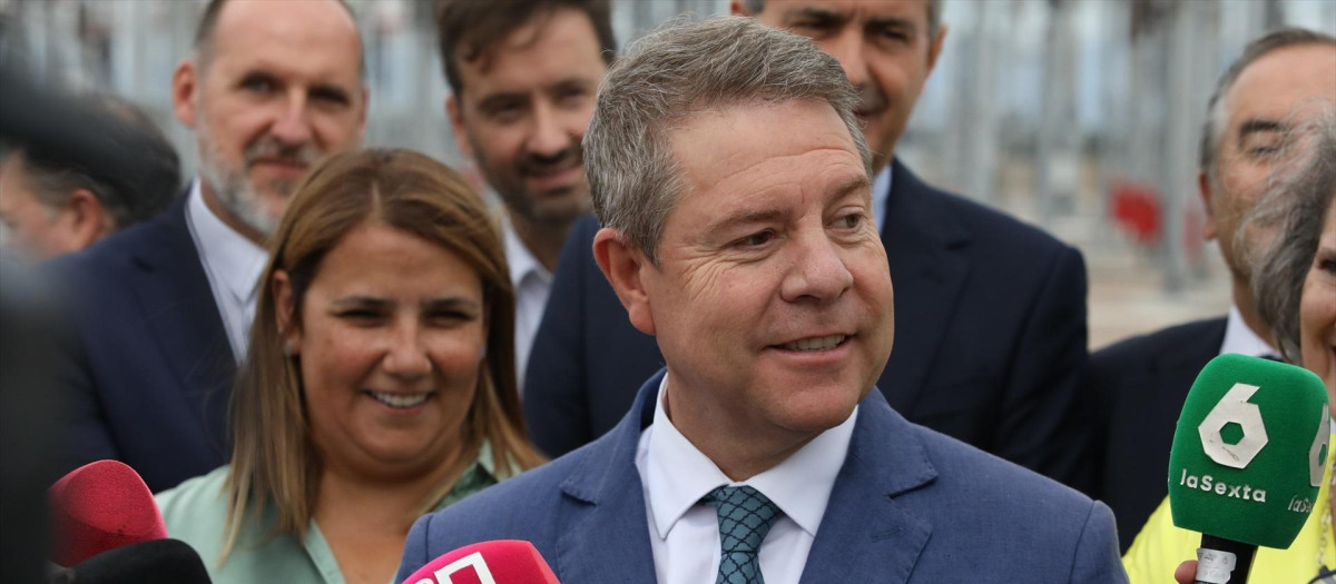 (Foto de ARCHIVO)
El presidente de la Junta de Comunidades de Castilla-La Mancha, Emiliano García-Page, inauguran la nueva subestación Calera y Chozas 220 kV, a 23 de julio de 2025, en Calera y Chozas, Toledo, Castilla-La Mancha (España). La nueva subestación posibilitará el desarrollo del tejido productivo, impulsará la electrificación del nuevo corredor ferroviario Toledo-Navalmoral-Cáceres-Trujillo y reforzará el suministro eléctrico residencial y de empresas.

Juanma Jiménez / Europa Press
23/7/2025