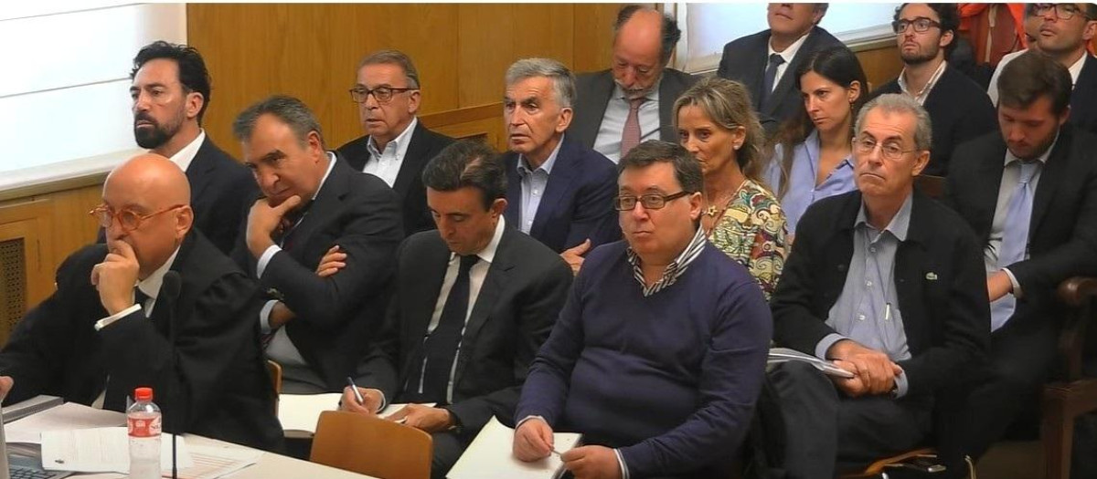 A la derecha, el presunto cabecilla de la trama eólica, Rafael Delgado