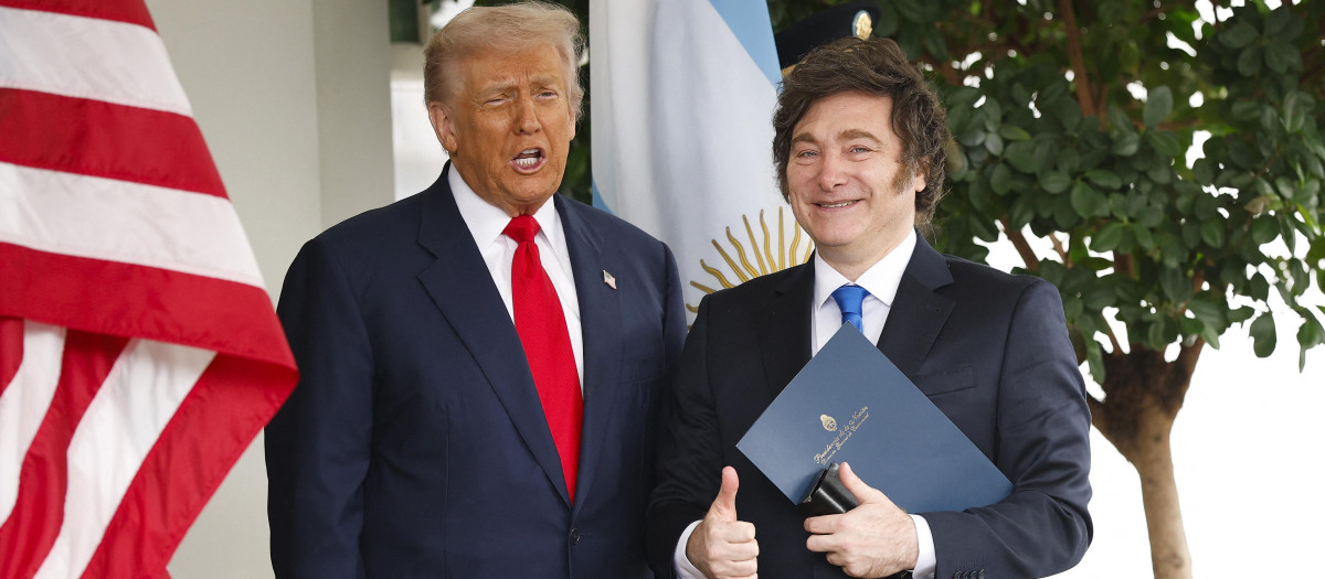El presidente de EE.UU., Donald Trump, junto a su homólogo argentino, Javier Milei en la Casa Blanca