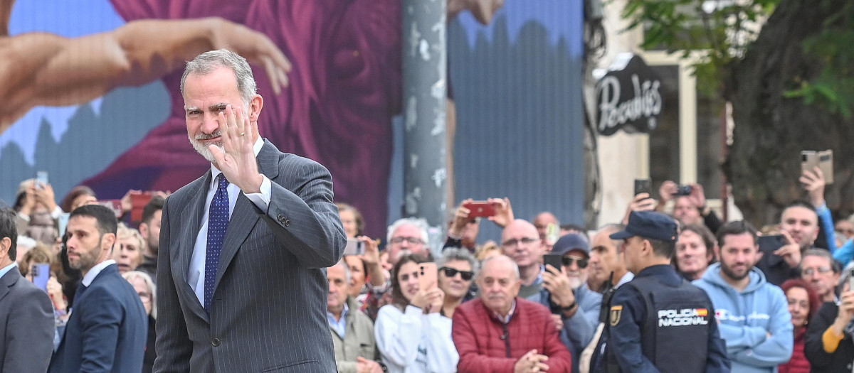 Felipe VI llega a Burgos en medio de una gran expectación