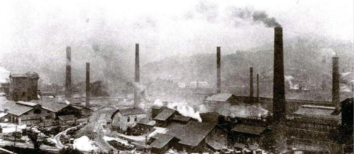 Instalaciones de la Fábrica de La Felguera (Asturias, España), en la década de 1920.