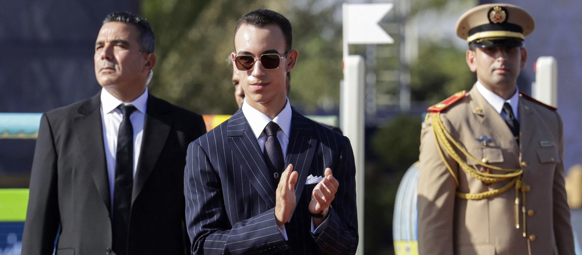 Morocco's Crown Prince Moulay El-Hassan (C) attends the Rabat Grand Prix 2025, part of the Longines Global Champions Tour in Rabat, October 19, 2025. (Photo by Abdel Majid BZIOUAT / AFP)