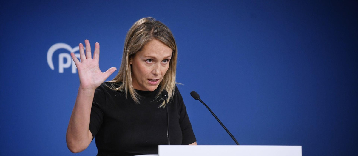 (Foto de ARCHIVO)
La vicesecretaria de Coordinación Sectorial del PP, Alma Ezcurra, ofrece una rueda de prensa en la sede nacional del Partido Popular, a 22 de septiembre de 2025, en Madrid (España).

Fernando Sánchez / Europa Press
22/9/2025