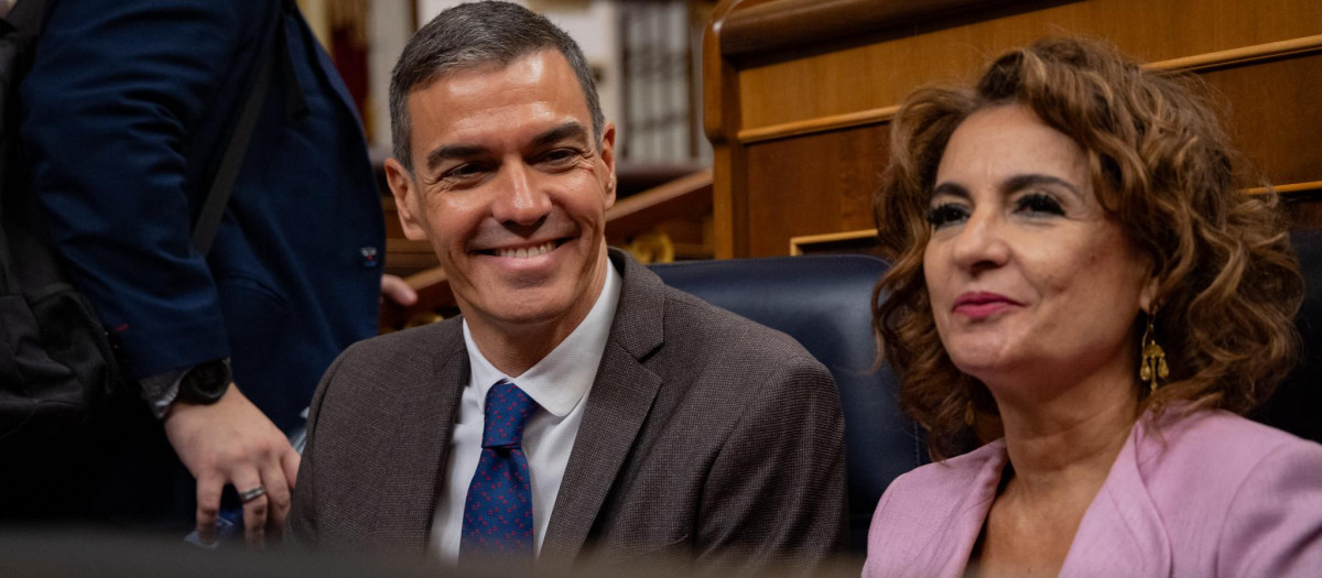Pedro Sánchez y María Jesús Montero, este miércoles en el Congreso
