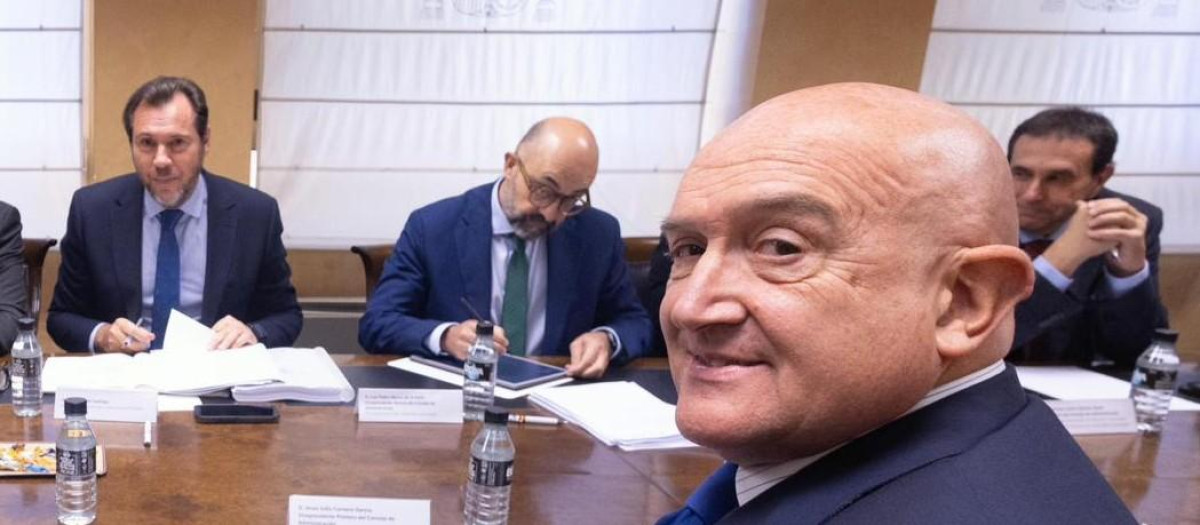 El alcalde de Valladolid, Jesús Julio Carnero, con Óscar Puente, ministro de Transportes