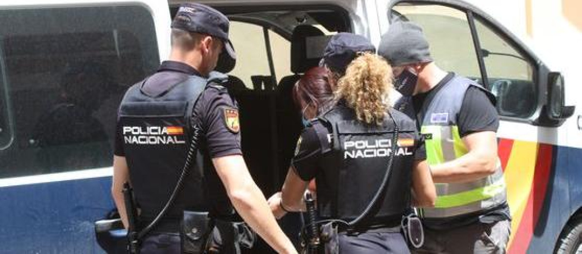 Imagen de archivo de una detención por parte de la Policía Nacional