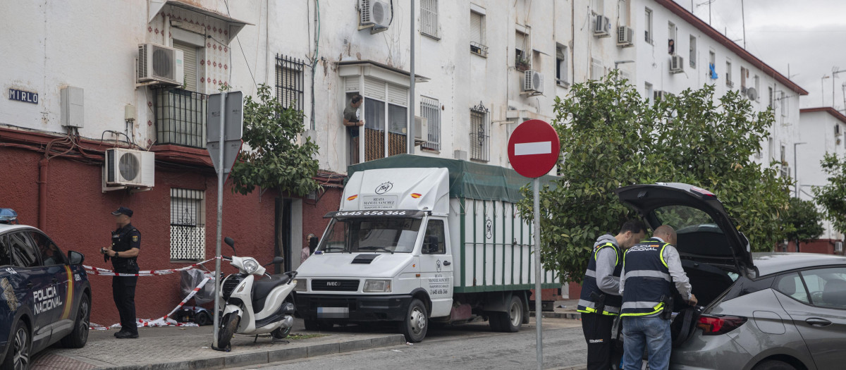 Operación policial en Los Pajaritos (Sevilla) con motivo de un tiroteo