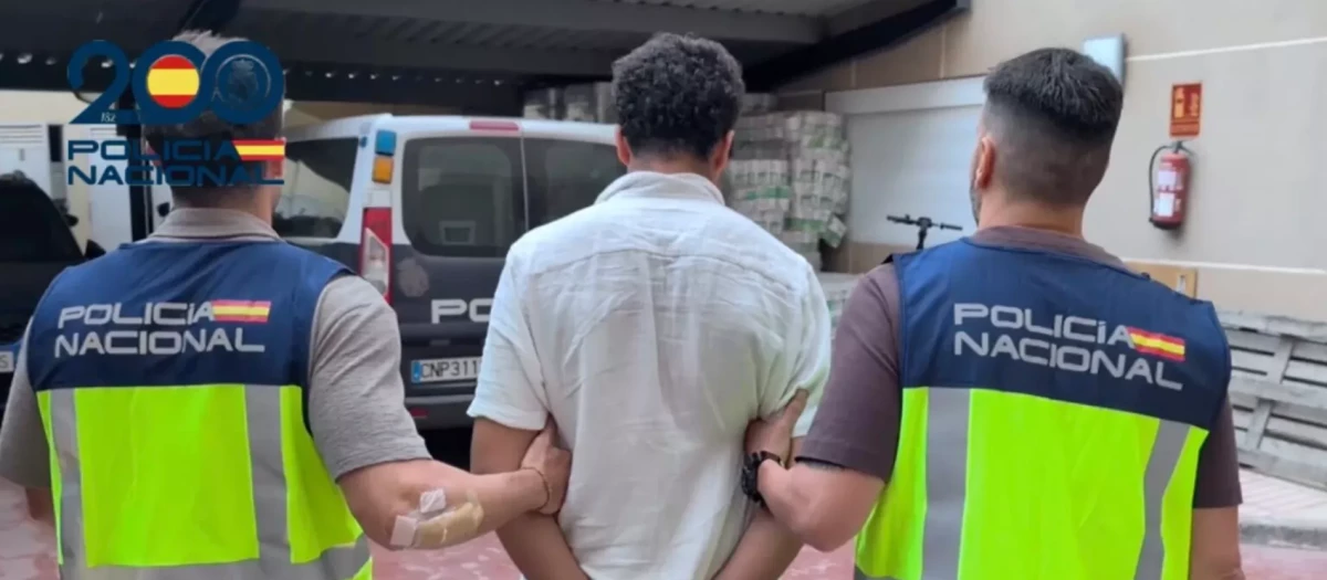 Detención de un joven marroquí de 22 años al que se le imputan cinco delitos, entre ellos el de homicidio por arrojar a tres inmigrantes al mar.