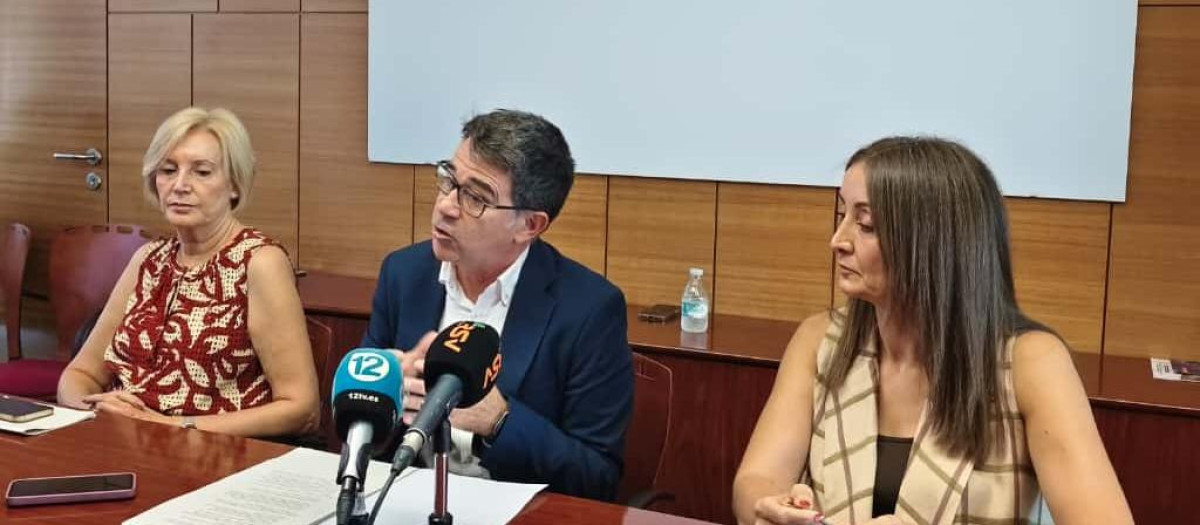 Pachi Pascual, junto a Mercedes Torregrosa y Mariela Torregrosa