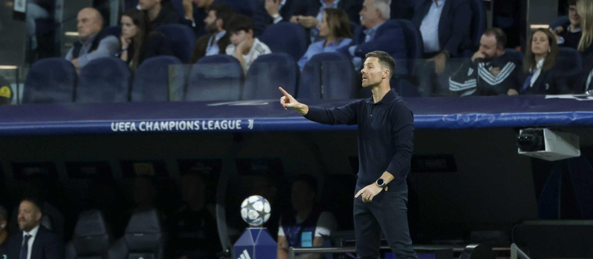 Xabi Alonso, durante el partido de la tercera jornada de la Champions Real Madrid - Juventus