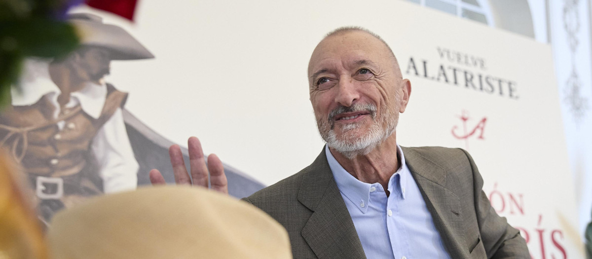 El escritor Arturo Pérez-Reverte