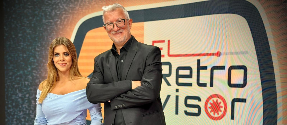 Josep Ramon Lluch y Anaïs Ordóñez, presentadores de ‘El retrovisor’ en À Punt