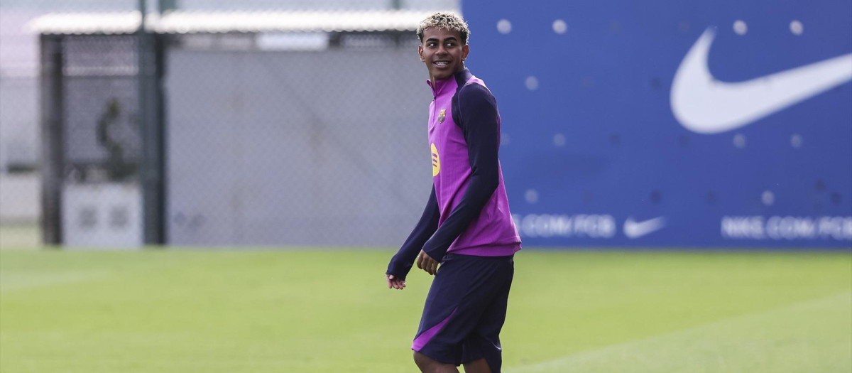 Lamine Yamal, en el entrenamiento previo al clásico