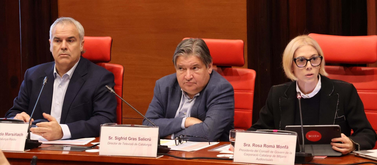 El director de Catalunya Ràdio, Jordi Borda; el de TV3, Sigfrid Gras, y la presidenta de la CCMA, Rosa Romà