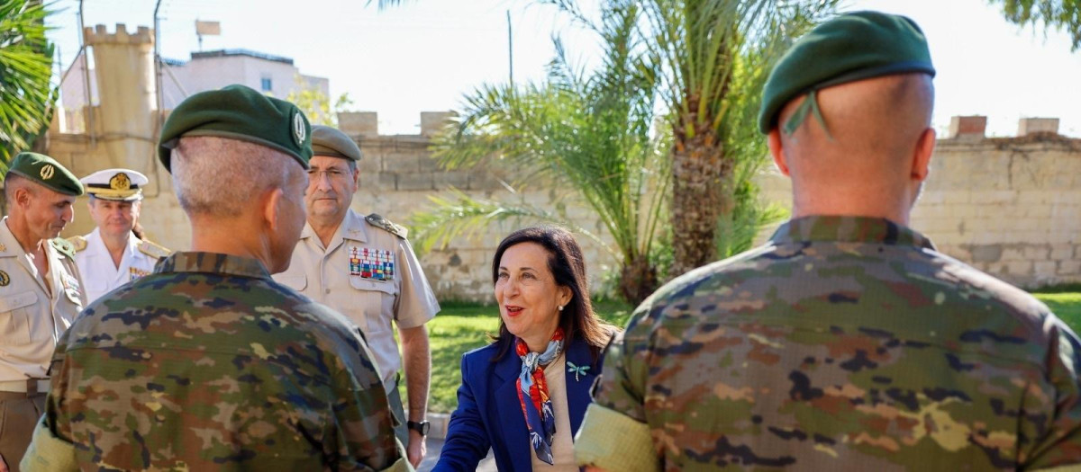 Margarita Robles en su visita al MOE de Alicante

REMITIDA / HANDOUT por MINISTERIO DE DEFENSA
Fotografía remitida a medios de comunicación exclusivamente para ilustrar la noticia a la que hace referencia la imagen, y citando la procedencia de la imagen en la firma
30/10/2025