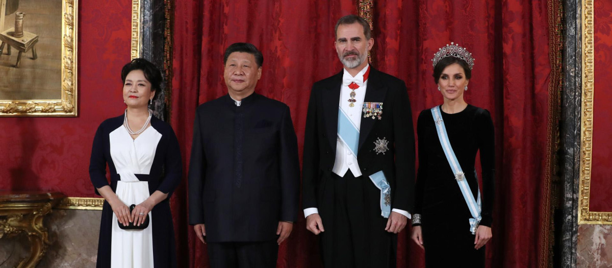 Los Reyes con el presidente de China y su esposa en el Palacio Real en noviembre de 2018
