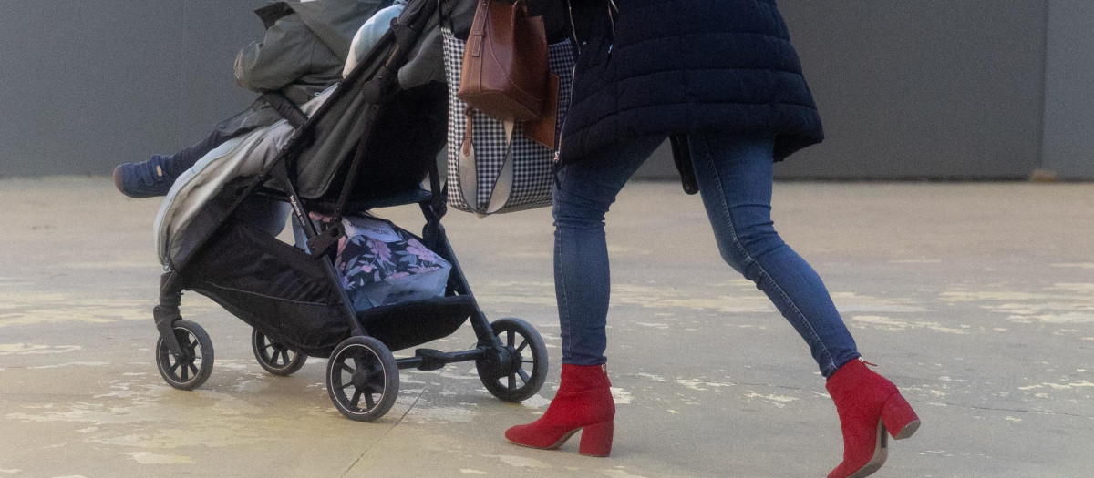 En España ya hay 1.944.800 hogares monoparentales, la mayoría formado por mujeres