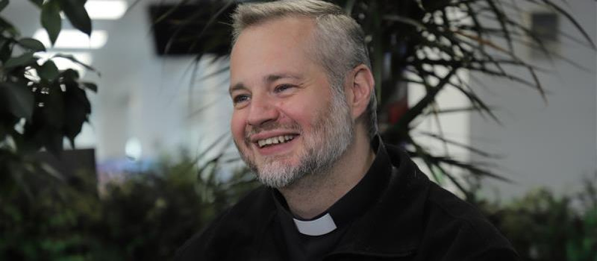 El padre Jesús silva es sacerdote en Madrid