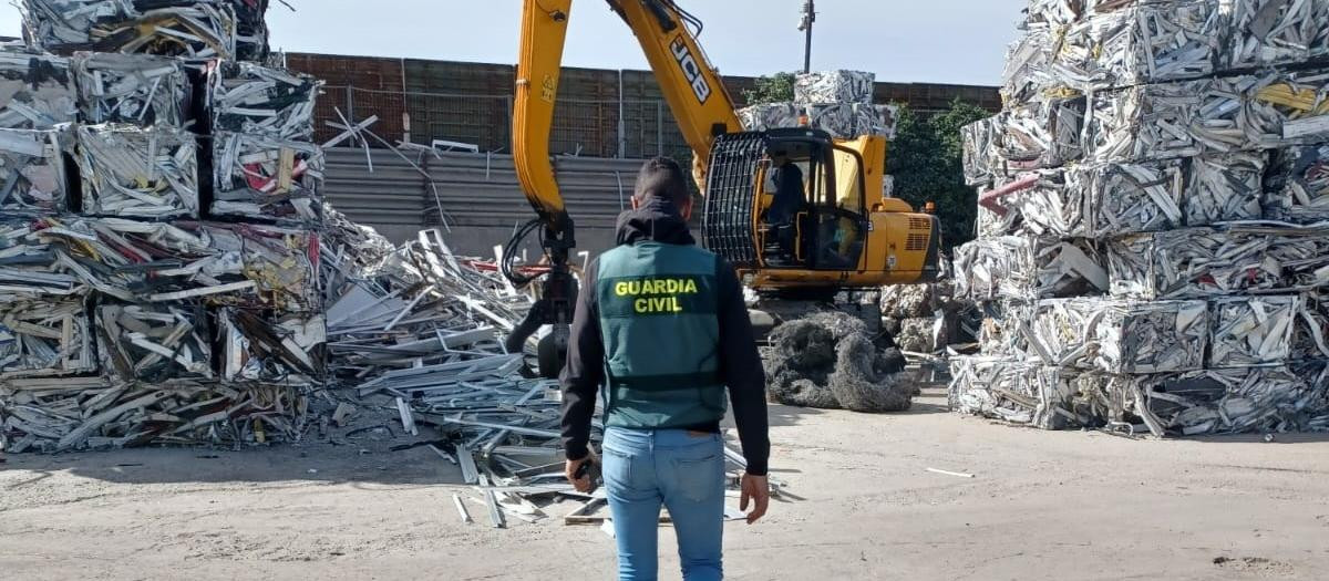 Desarticulado un grupo criminal dedicado al robo de cable del tendido telefónico.

REMITIDA / HANDOUT por GUARDIA CIVIL
Fotografía remitida a medios de comunicación exclusivamente para ilustrar la noticia a la que hace referencia la imagen, y citando la procedencia de la imagen en la firma
05/11/2025