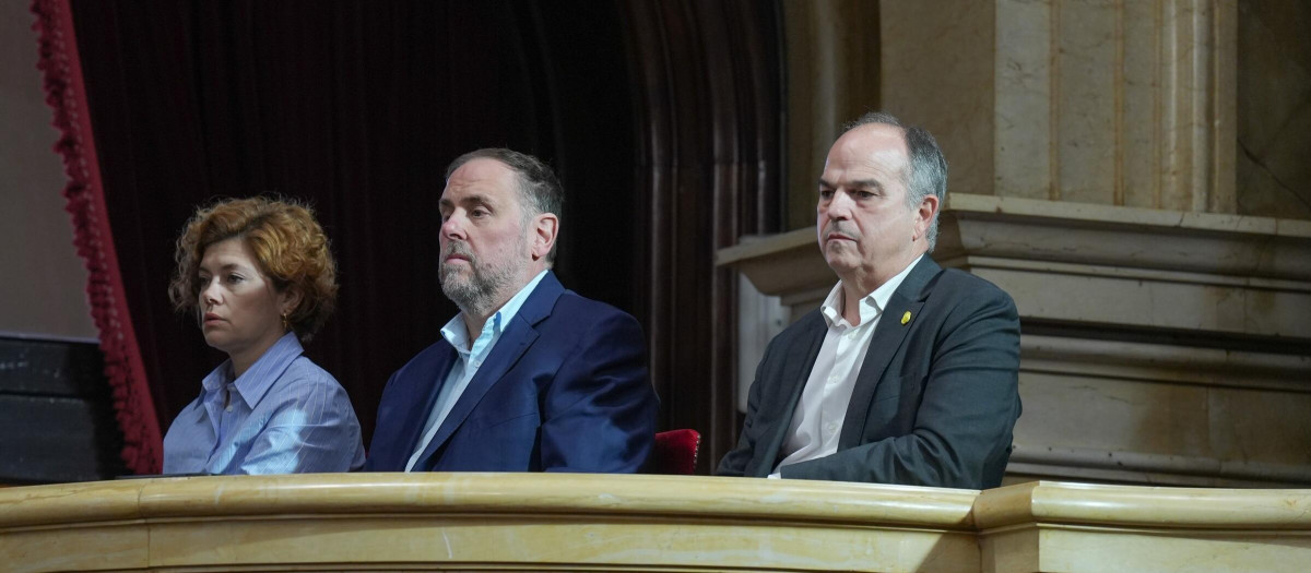 Oriol Junqueras y Jordi Turull durante una sesión reciente en el Parlament