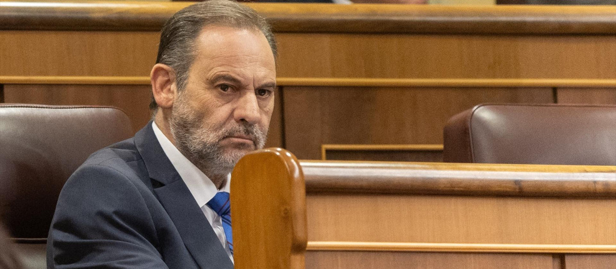 (Foto de ARCHIVO)
El diputado José Luis Ábalos, durante una sesión de control al Gobierno, en el Congreso de los Diputados, a 22 de octubre de 2025, en Madrid (España). El Gobierno se enfrenta de nuevo a preguntas relacionadas con la estabilidad económica por la falta de presupuestos generales. Además, se presentan iniciativas no de ley sobre teletrabajo rural y control telemático en casos de violencia de género.

Eduardo Parra / Europa Press
22 OCTUBRE 2025;PLENO;SESIÓN PLENARIA
22/10/2025