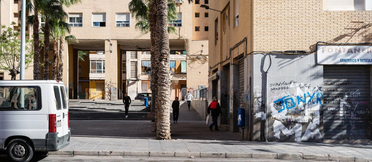 Bloque de viviendas con okupas en el barrio del Carmen de Alicante