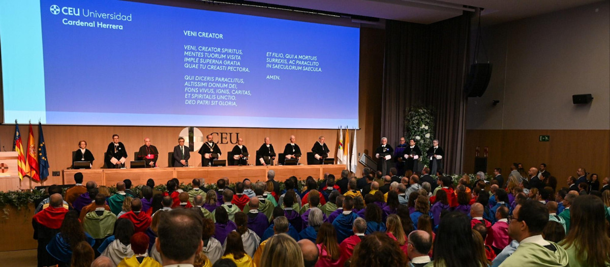 Imagen tomada este viernes durante el acto de Apertura del Curso Académico 2025-2026 de la CEU UCH