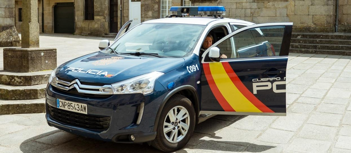 Coche de Policía Nacional

REMITIDA / HANDOUT por POLICÍA
Fotografía remitida a medios de comunicación exclusivamente para ilustrar la noticia a la que hace referencia la imagen, y citando la procedencia de la imagen en la firma
13/6/2024