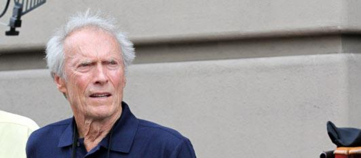 El actor y director Clint Eastwood filmando escenas para la película 'Sully'