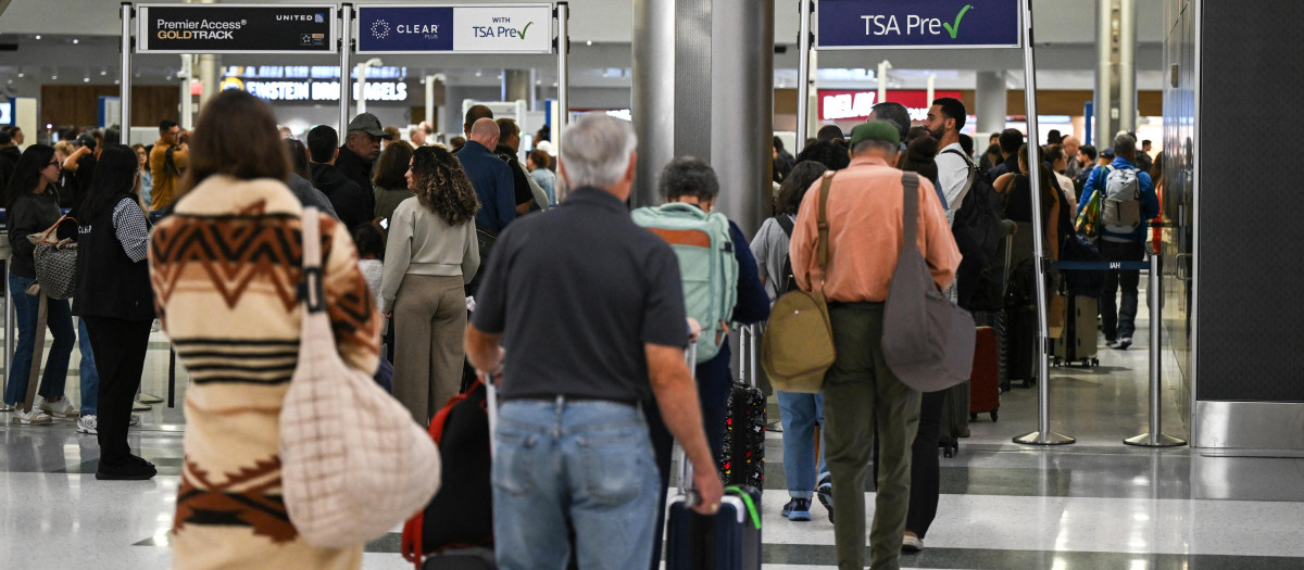 El cierre del Gobierno en EE.UU. provoca más de 1.000 vuelos cancelados y agrava la crisis en el sector aéreo