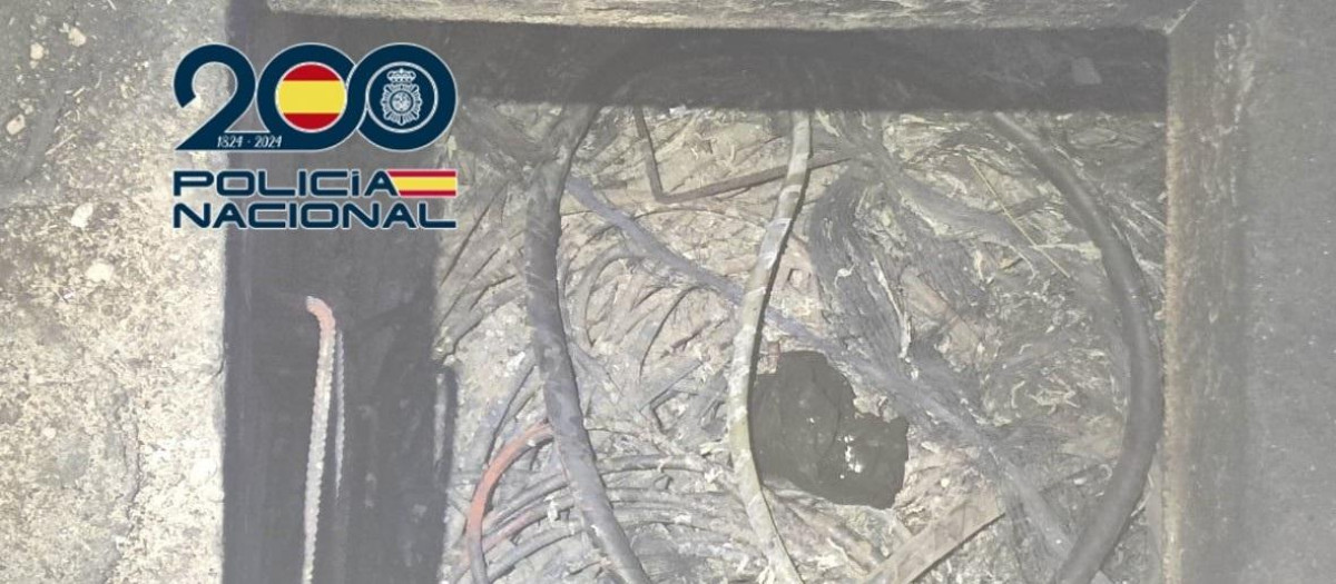 Cableado intervenido en la operación

REMITIDA / HANDOUT por JEFATURA
Fotografía remitida a medios de comunicación exclusivamente para ilustrar la noticia a la que hace referencia la imagen, y citando la procedencia de la imagen en la firma
10/11/2025