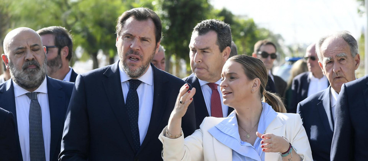 Oscar Puente y Marga Prohens junto con el alcalde de Palma (izquierda) este lunes