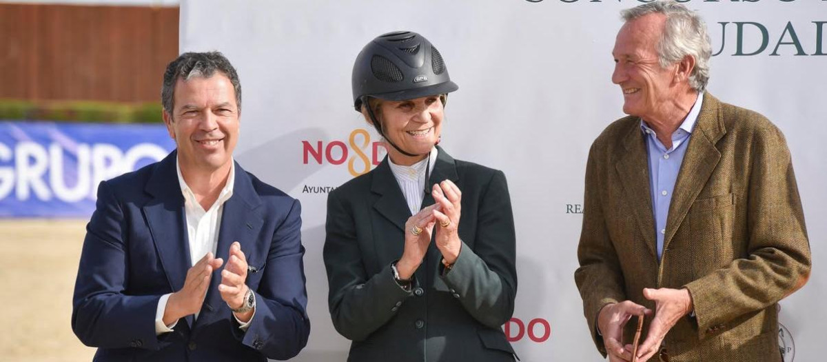 La Infanta Elena con Luis Astolfi en Sevilla