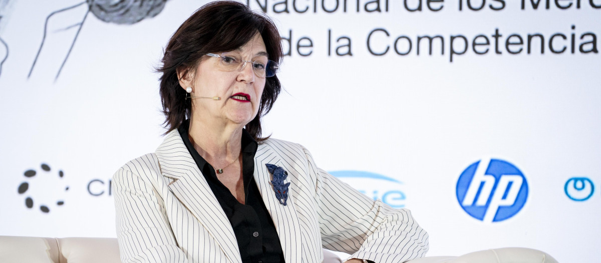 La presidenta de LA CNMC, Cani Fernández Vicién