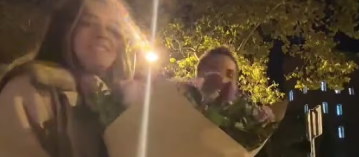 Un novio pidió salir a su novia y justo por detrás apareció Leo Messi