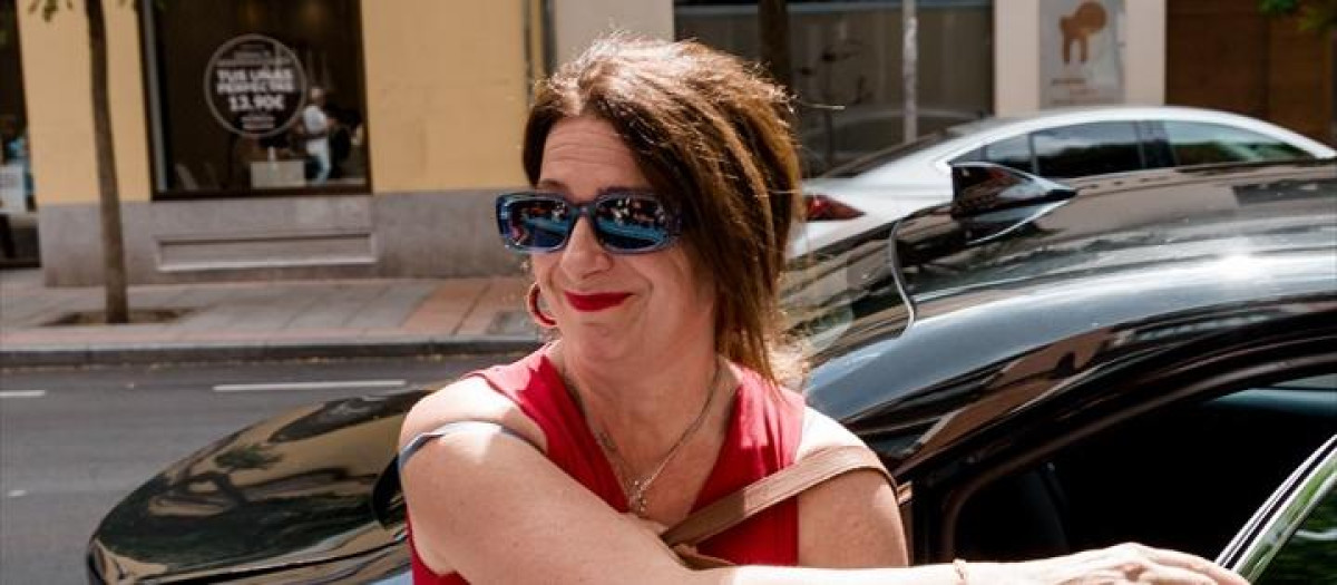 Leire Díez a su llegada a la sede del PSOE en Ferraz, a 3 de junio de 2025